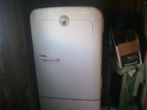 It takes several days to drop the inside temp to 40 degrees. Servel LP gas refrigerator. - Nex-Tech Classifieds