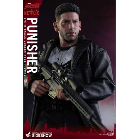 Punisher Sixth Scale Figure
