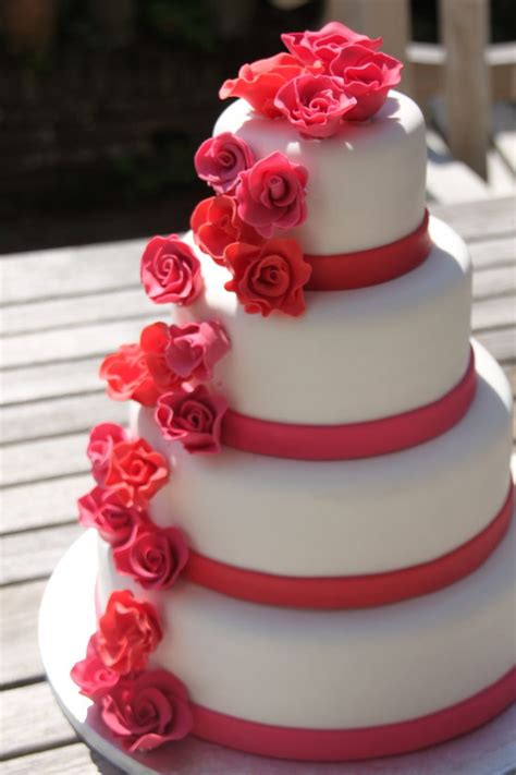 Ice Cream Wedding Cake Pink Red Roses IJssalon De Hoop Pink Wedding