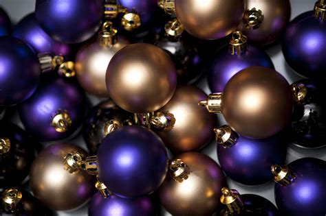 Free Stock Photo 6799 Glowing Christmas Bauble Background