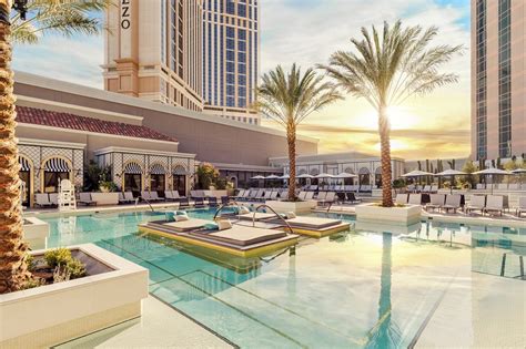 The Venetian Tower Luxury Hotel And Resort In Las Vegas