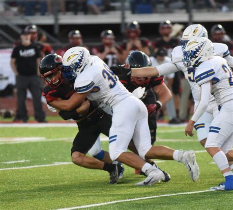 Cyclones storm past Bombers in 2nd, 3rd quarters | Baxter Bulletin