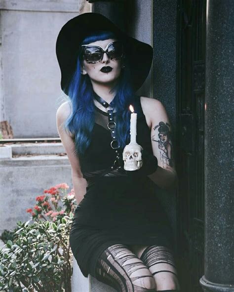 gothic girls goth beauty dark beauty mode punk interview with the vampire gothic models