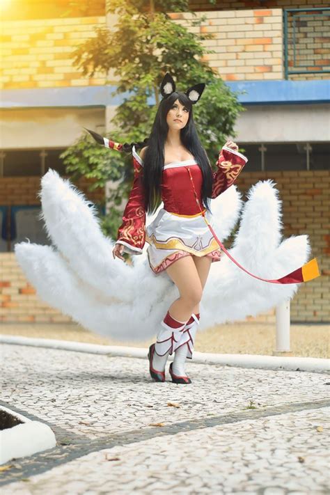 Classic Ahri Cosplay From League Of Legends By Kitsuneraposa Cosplay