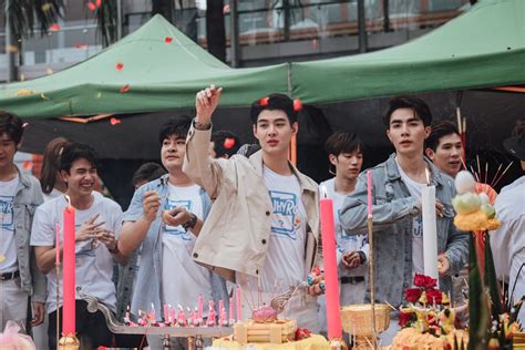 Nov 08, 2017 · why r u the series เพราะรักใช่เปล่า เริ่มออกอากาศ: อัลบั้มภาพ Why R U The Series เพราะรักใช่เปล่า บวงสรวง ...