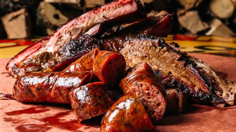 Meet The Bbq Pitmaster A Texas Bbq Experience