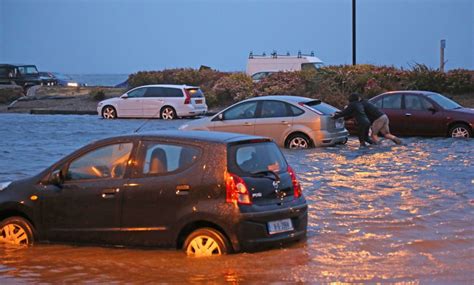 How To Spot A Flood Damaged Car Myvehicleie