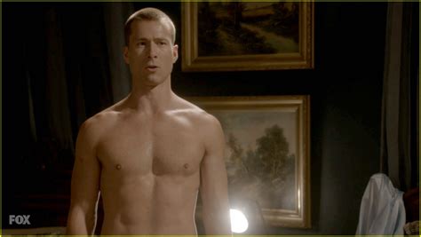 Glen Powell Went Shirtless On Scream Queens Yet Again Photo Shirtless Photos