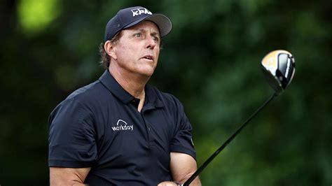 This photo gallery tells the story of how they met, their marriage and her health battles. Phil Mickelson Full Bio, Career, Title, News, Net Worth 2020