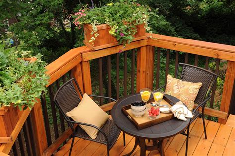 They penetrate into the wood very well, they look good when you put them down and they have a decent lifespan. two toned deck railing | All Decked Out! | Pinterest ...