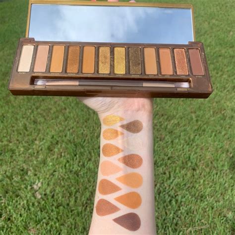 Get A Golden Hour Glow With The Urban Decay Naked Honey Palette
