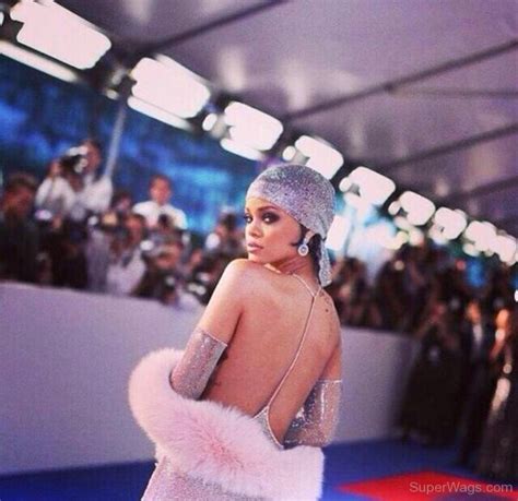 Robyn Rihanna Back Pose Super WAGS Hottest Wives And Girlfriends Of