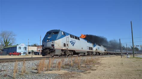 Amtrak Train Shooting Flames Out Of Exhaust Amtrak 19 Exhaust Fire