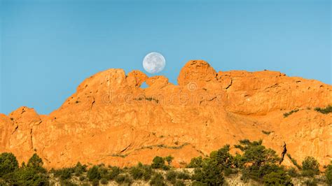 Kissing Camels Harvest Moon Garden Of The Gods Co Stock Image Image Of Skyline Cloudless