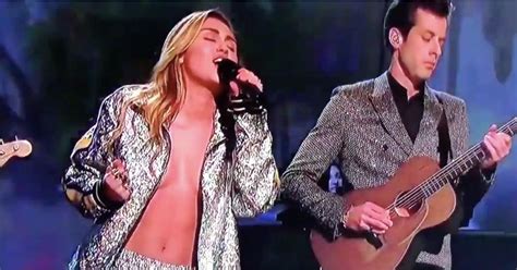 Miley Cyrus Nothing Breaks Like A Heart SNL Performance Video