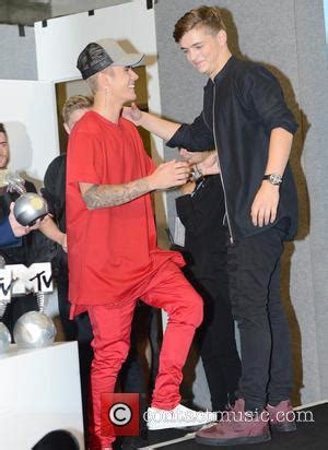 We're going to need a little sit down after this news… it looks like it's pretty much been confirmed that we will have a joint martin garrix and justin bieber. Martin Garrix Pictures | Photo Gallery | Contactmusic.com