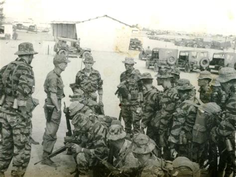 Vietnam Us Army 101st Airborne Lrrp Troops Wearing Tiger Stripe