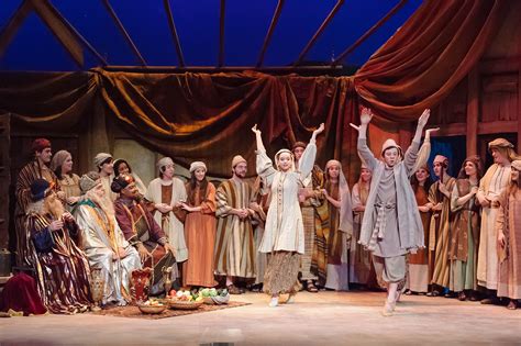 Dmmo S Amahl And The Night Visitors Fosters Perfect Holiday Spirit This Christmas Eve Iowa