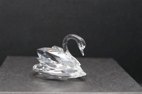 Retired Swarovski Crystal Swan Figurine Made In Austria Signed