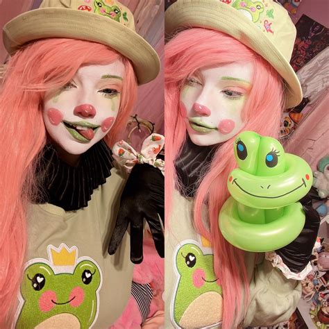 🤡bouncy🤡 on twitter feeling like froggy royalty with the froggy hime stuff from toshikigirl 🐸