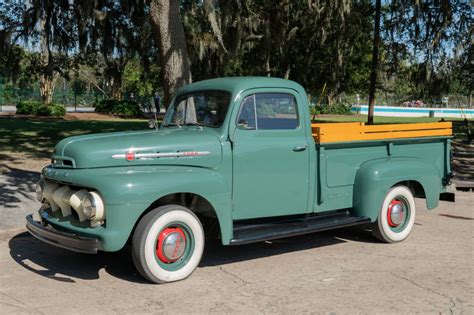 1952 Ford 2 Ton Truck