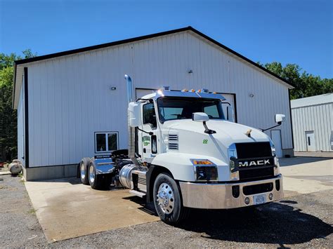 2022 Mack Anthem Day Cab