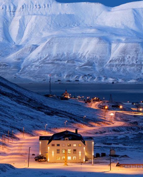 Experience The Northern Lights In Svalbard Northern Norway Aurora