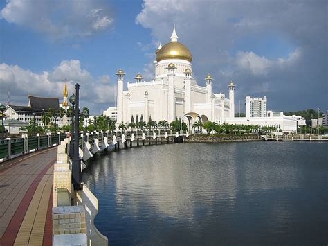 Belait is the birthplace and centre for the country's oil and gas industry. Landmarks in Brunei | Travel Blog