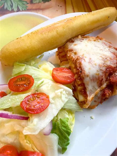 The united states has the largest fast food industry in the world, with many american fast food chains located in italy. A Visit to Fazoli's Italian Restaurant...Italian Food Fast ...