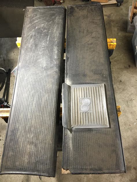 Running Board Rubber - 1932 Pontiac - Technical - Antique Automobile