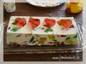 Dessert (/dɪˈzɜːrt/) is a course that concludes a meal. Götterspeise-Kuchen als Dessert für den Kindergeburtstag ...