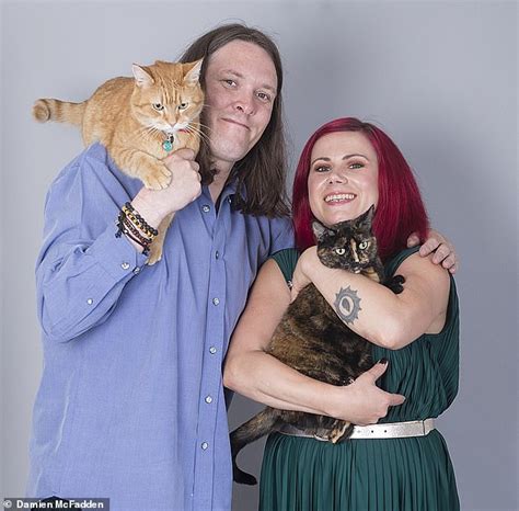 Bob The Cat Helps His Owner James Bowen Find Love Tokens Talk