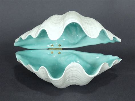 Ceramic Hinged Clam Shell In Sea Green 8 Ceramics