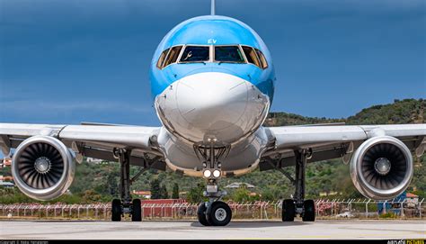 G Cpev Tui Airways Boeing 757 200 At Skiathos Photo Id 1395088