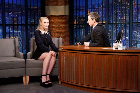 Dakota Fanning On Late Night With Seth Meyers 01 Gotceleb