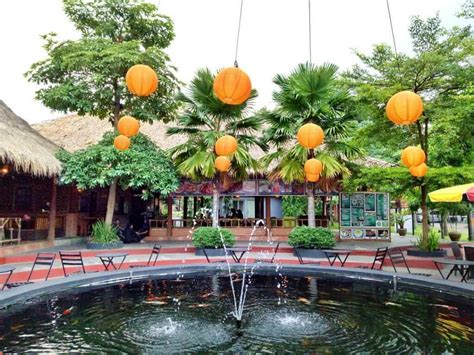 Gambar tentang 6 Tempat Makan Bernuansa Alam di Cibubur, Asri dan Adem!