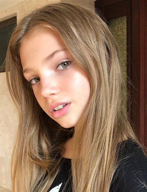 Zhenya Kotova Russisches Kindermodel Neiß In 2020 Frumusețe