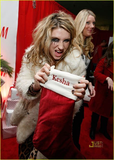 Keha Hits 1 On Itunes With Tik Tok Photo 2401589 Kesha Pictures