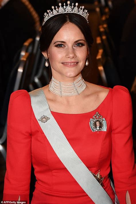 Princess Sofia Of Sweden Wears Same Dress As Nobel Prize Winner Daily Mail Online