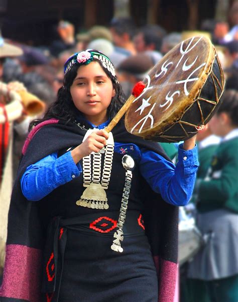 Mapuche Mujer Mapuche Traje Tipico De Chile Cultura Mapuche Kulturaupice