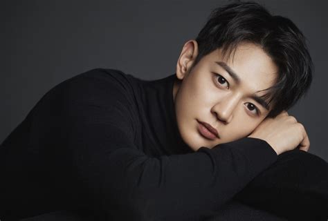 Shinees Minho Shows Off Different Sides Of Himself In New Profile