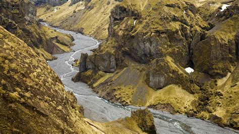 River Through Rocky Mountain Iceland Landscape Hd Wallpaper