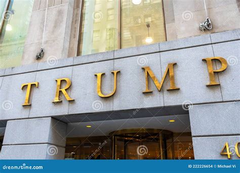 Trump Sign On 40 Wall Street Also Known As The Trump Building Neo