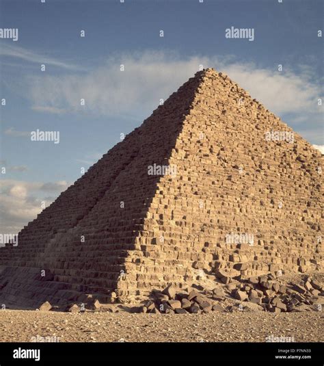 Piramide De Micerinos Iv Dinastia Hacia 2520 Ac Lage PirÁmide De