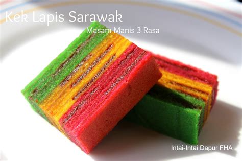 Nikmati kek lapis sarawak buatan sendiri dengan penyedian yang mudah dan rasanya pukulkan mentega, ovalette, telur, susu krimer manis, jam raspberi, tepung hong kong, dan horlicks pada kelajuan rendah sehingga kembang dan sebati. KEK LAPIS MASAM MANIS 3 RASA - FHA Selemak Santan