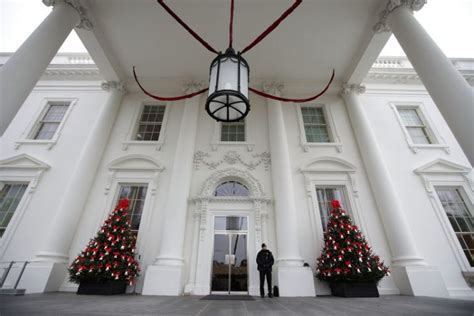 Bagaimana Michelle Obama Mendekorasi Natal Terakhirnya Di Gedung Putih Belajarbacaandoa Com