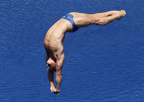 15 Stunning Pictures From The World Diving Championships In Barcelona