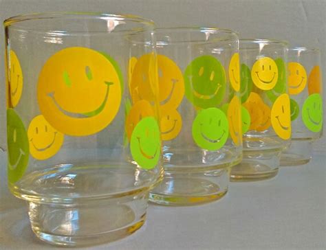 Vintage Set Of 4 Yellow And Green Smiley Face Drinking Glasses