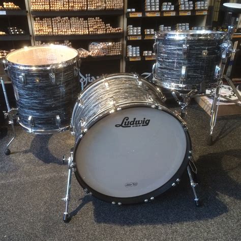 Ludwig Classic Maple Fab 3 Piece Drum Kit In Vintage Black Oyster