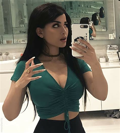 Sssniperwolf Sssniperwolf Nude Onlyfans Leaks The Fappening Photo Fappeningbook